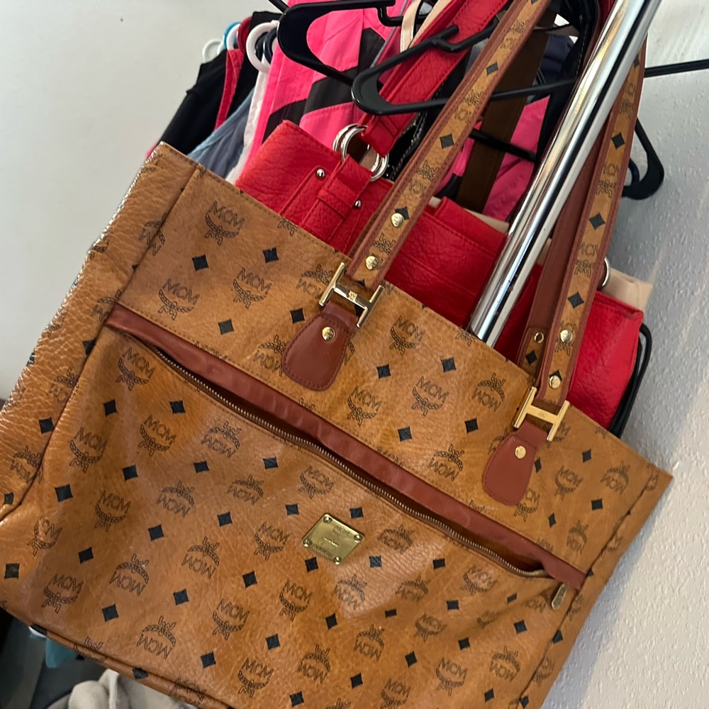 Tote large